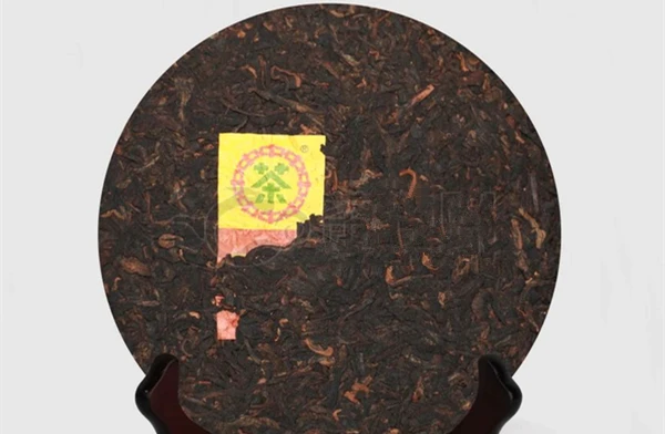 China Yunnan Pu 'er Tea in 2024, 357 grams of cooked tea in early spring.