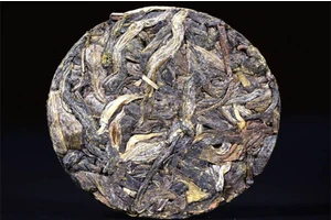 China Yunnan Pu 'er Tea In 2024, an elephant in heaven and earth took root and peacock sweet cake raw tea was 7.5 grams.