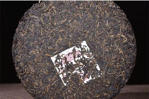 China Yunnan Pu 'er Tea In 2006, an elephant in heaven and earth took root and 357 grams of cooked tea on the top of Yunpu.